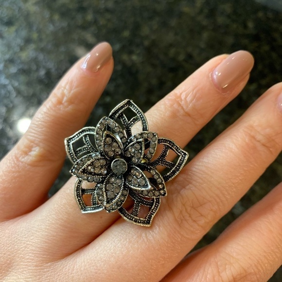 Jewelry - Costume  cocktail ring